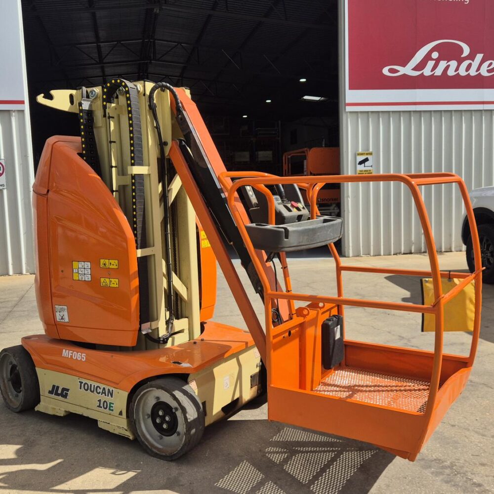 JLG 10E Toucan Electric Mast Boom Lift