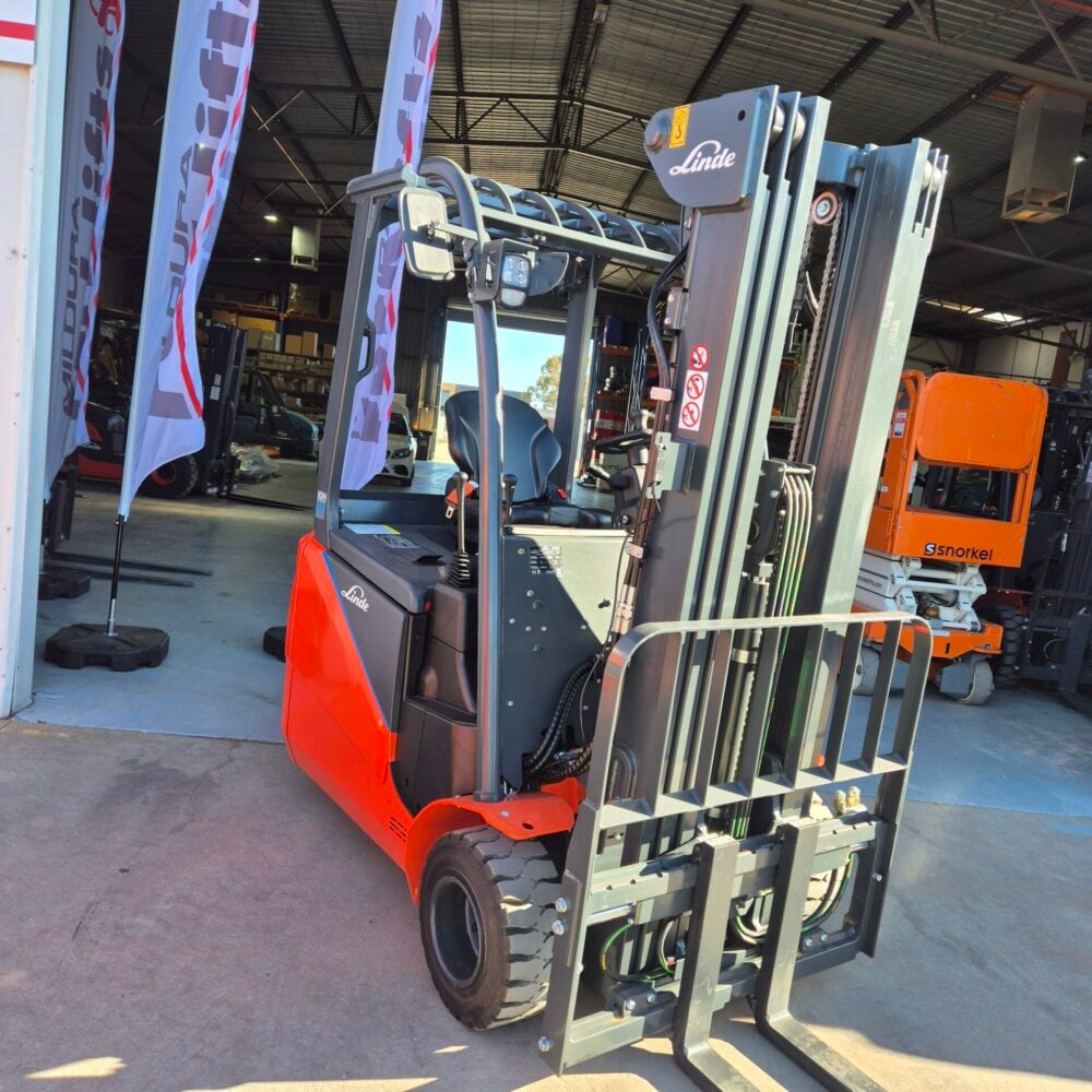 Linde E18 1292 Li-ion Electric 3 Wheel Forklift